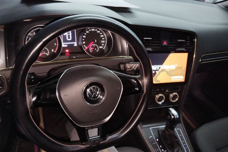 Used Volkswagen Golf 2017 230TSI Automatic Comfort Edition – Celebrating Milestone of One Million Units
