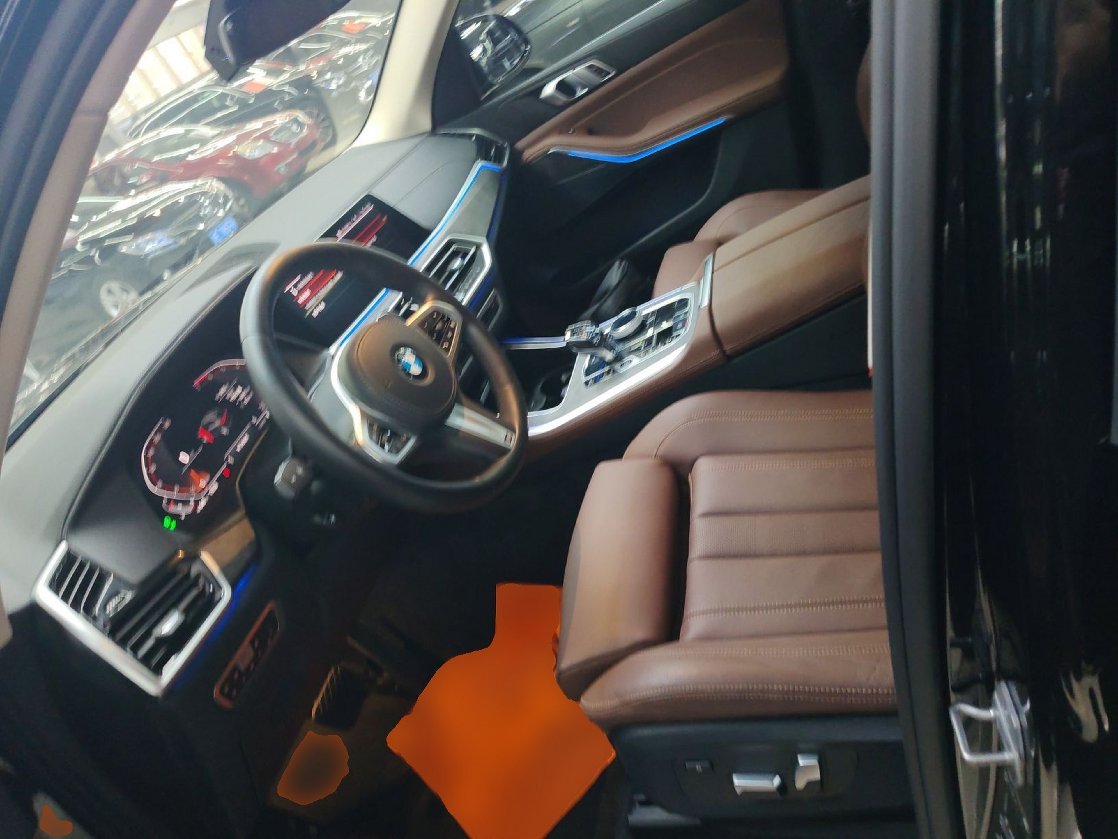 المقاعد الأمامية داخل السيارة