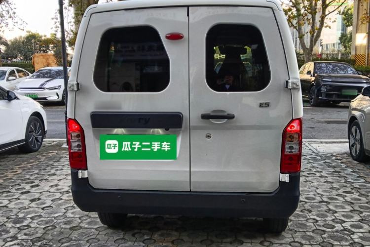 Used Karry Jiangtun E5 2024 268 km Range Open-Window 6-Seater Version
