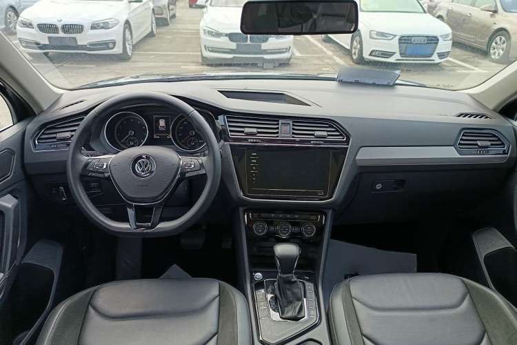 Used Volkswagen Tiguan L 2019 330TSI Automatic Two-Wheel Drive Panoramic Comfort Edition China VI Standard
