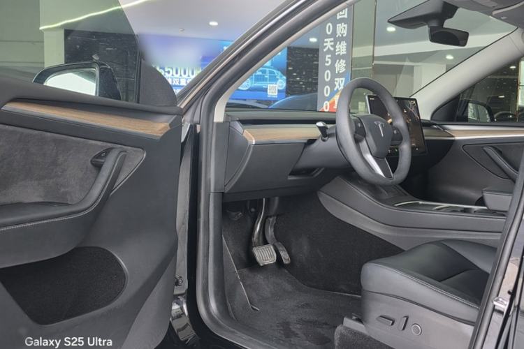 Used Tesla Model Y 2022 Rear-Wheel-Drive Version
