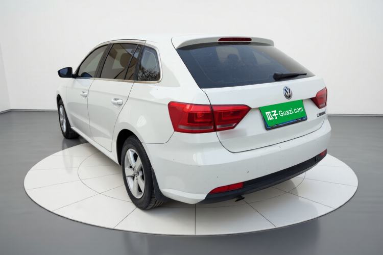 Used Volkswagen Gran Lavida 2013 1.6L Automatic Fashion Model