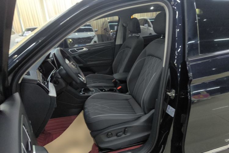 Used Volkswagen Tiguan L 2023 330TSI Automatic Two-Wheel Drive R-Line Enjoyment Edition