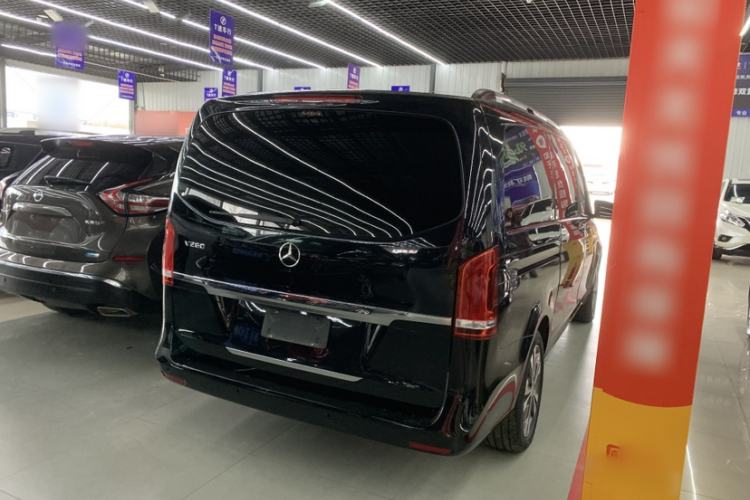 Used Mercedes-Benz V-Class 2016 V 260 Avantgarde Edition
