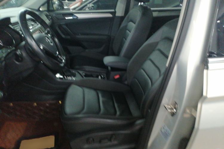 Used Volkswagen Tiguan L 2019 330TSI Automatic Two-Wheel Drive Panoramic Comfort Edition China V Standard