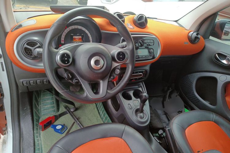 Used  fortwo 2015 1.0L 52 kW Hardtop Passion Edition
