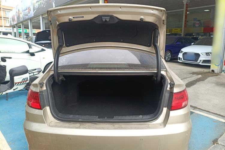 Used Geely Auto Emgrand GL 2017 1.3T Manual Elite Model
