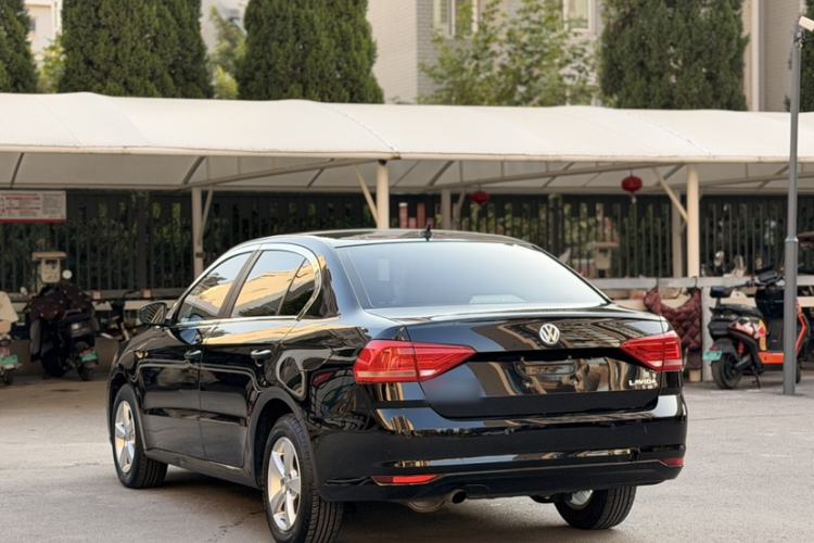 Used Volkswagen Lavida 2015 1.6L Manual Fashion Edition
