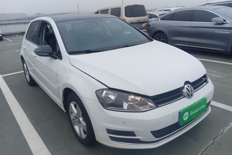 Used Volkswagen Golf 2017 1.6L Automatic Comfort Million-Vehicle Anniversary Edition
