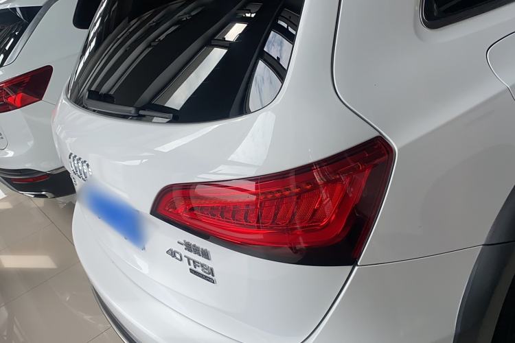 Used Audi Q5 2018 Collector's Edition 40 TFSI Technology Model
