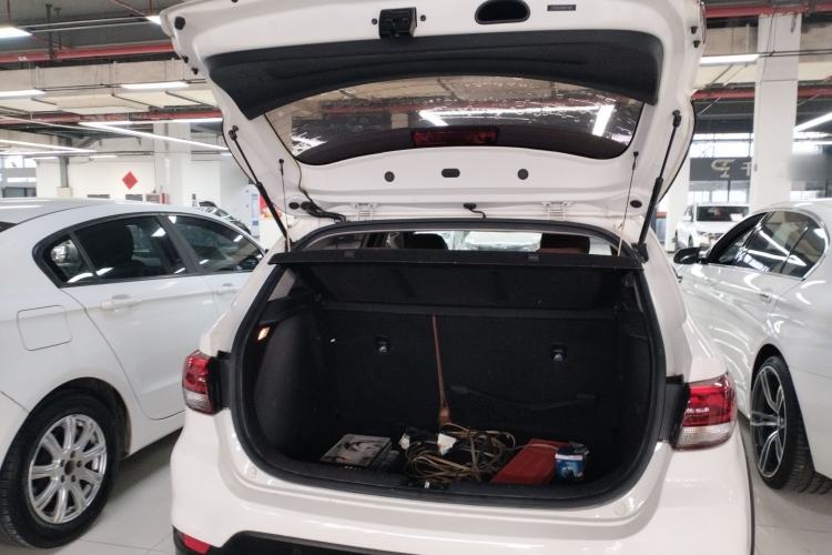 Used Kia KX Cross 2017 1.4L AT GLS
