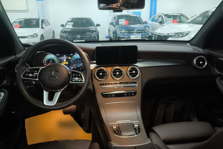 Used Mercedes-Benz GLC 2020 Facelift GLC 300 L 4MATIC Dynamic Edition
