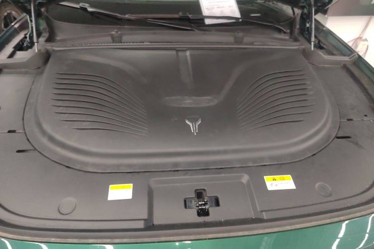 Used VOYAH FREE 2025 318 259 km All-Wheel-Drive Exploration Edition
