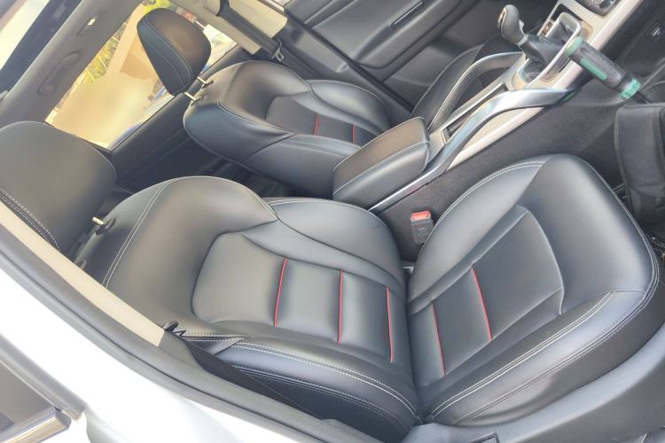 Used Geely Auto Emgrand X7 Sport 2018 2.0L Manual Two-Wheel Drive Zhiya Version
