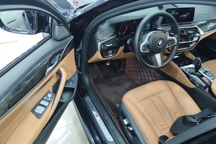 Used BMW 5 Series 2019 Facelifted 530Li Leading Edition M Sport Package
