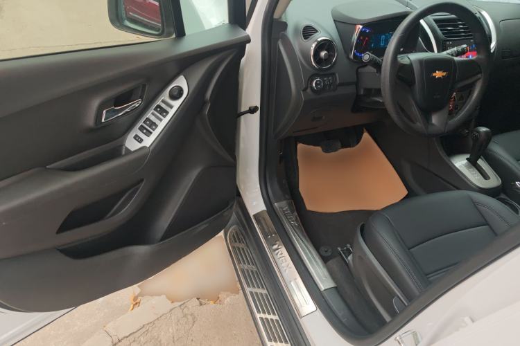 Used Chevrolet Trax 2016 1.4T Automatic Two-Wheel Drive Comfort Version with Sunroof
