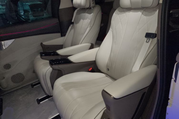 Used Denza D9 2024 DM-i 980 Four-Wheel Drive Flagship Model