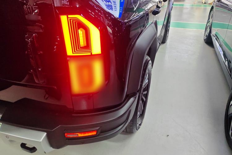 Used Formula Leopard Leopard 5 2023 Navigator Edition