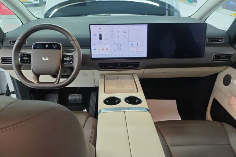 Used Li Auto MEGA 2024 Ultra Model
