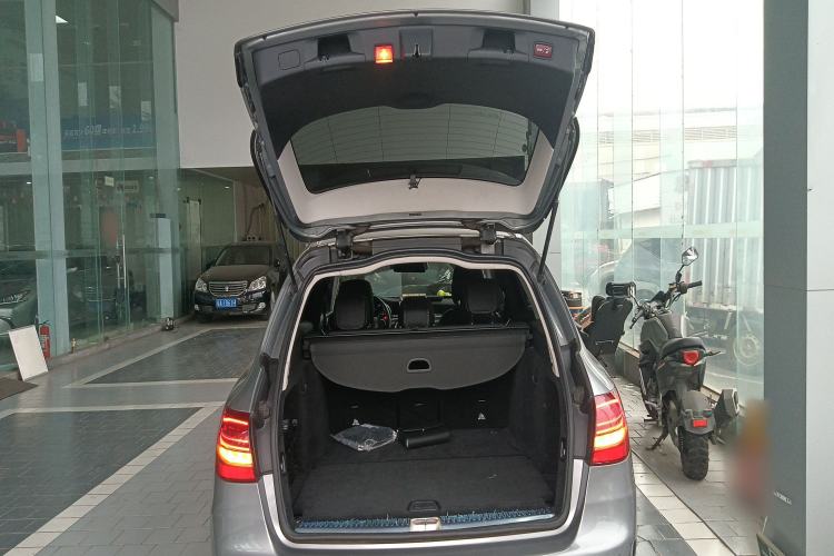 Used Mercedes-Benz C-Class 2015 C 200 station wagon
