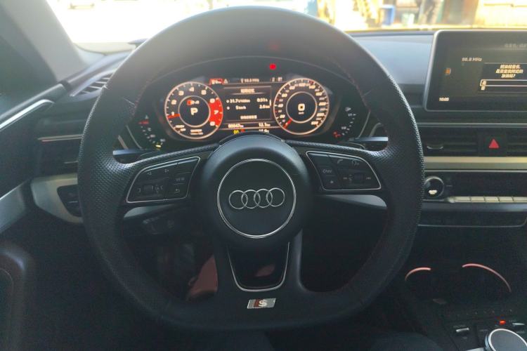 Used Audi A4L 2018 30th Anniversary Edition 40 TFSI Fashion Model