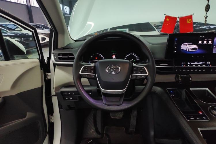 Used Toyota Sienna 2024 2.5L Hybrid Comfort Edition