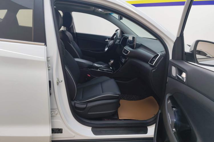 Used Hyundai Tucson 2020 280TGDi Two-Wheel-Drive GLS Fashion Edition China VI Standard
