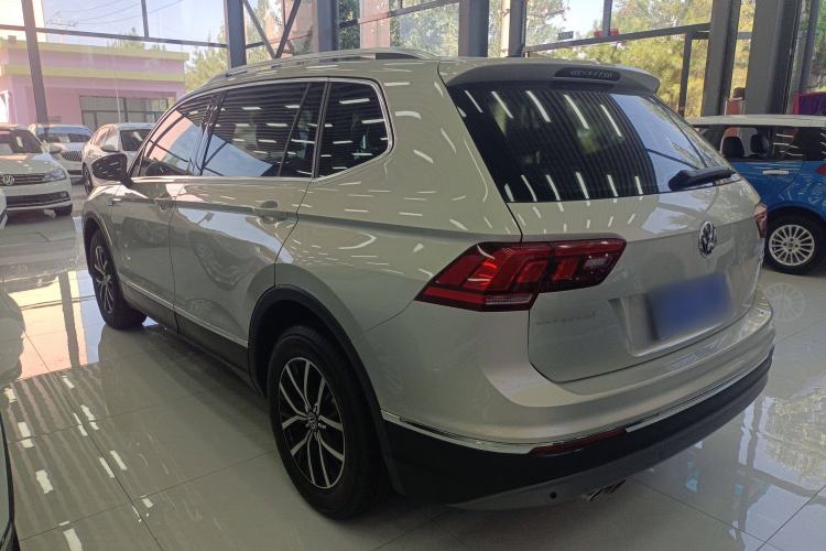 Used Volkswagen Tiguan L 2017 330TSI Automatic Two-Wheel Drive Luxury Edition
