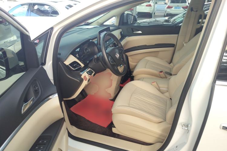 Used Buick GL8 2023 Facelifted Land Cruiser Executive Luxury Version