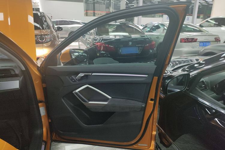 Used Audi Q3 2020 40 TFSI Fashion Dynamic Model
