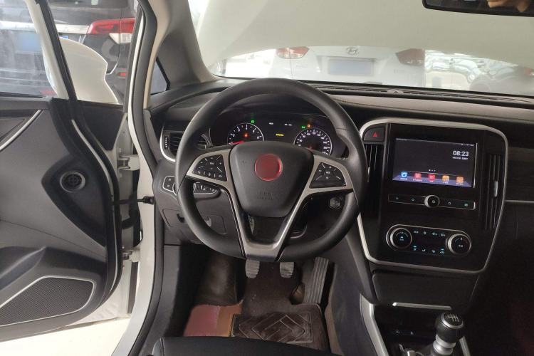 Used BYD Song MAX 2017 1.5T Manual Smart Connect Luxury 7-Seater
