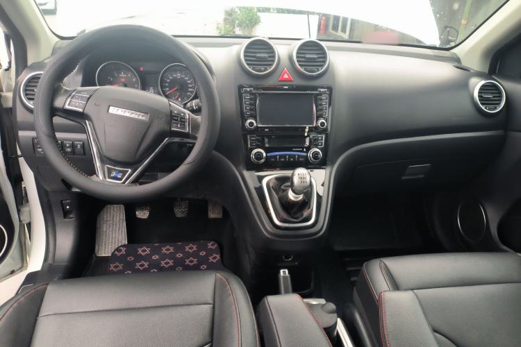 Used Haval H6 2015 Upgraded Model 1.5T Manual Two-Wheel Drive Elite Version
