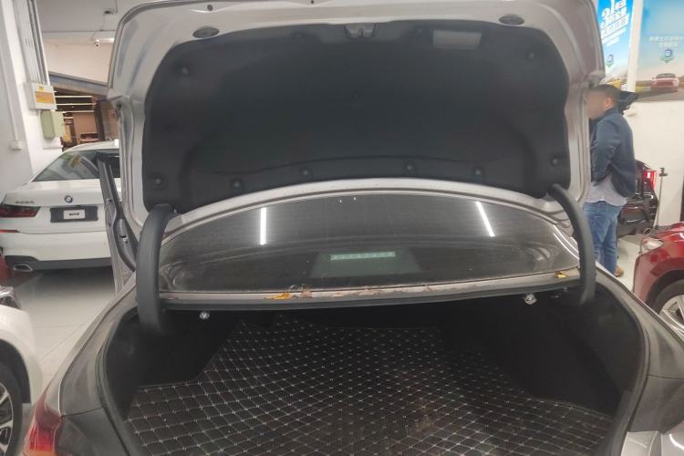 Used Toyota Avalon 2019 Dual-Engine 2.5L Luxury Edition China VI Standard
