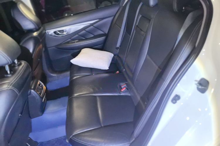 Used Infiniti Q50L 2016 2.0T Enjoyment Edition
