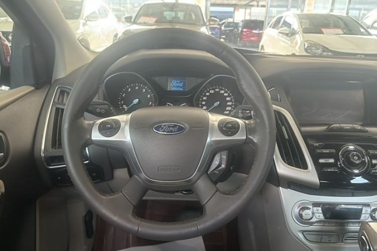 Used Ford Focus 2012 Hatchback 1.6L Automatic Fashion Edition
