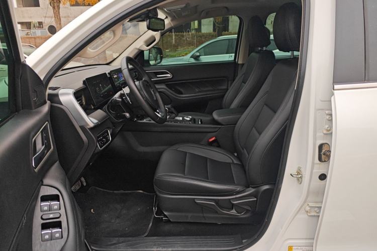 Used Great Wall Poer 2024 2.4T Passenger Version Automatic Diesel 4x4 Comfort Trim
