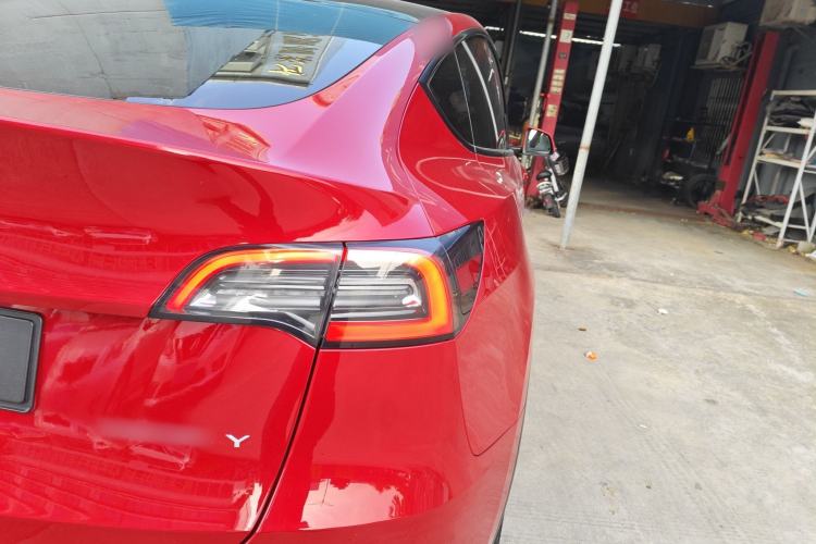 Used Tesla Model Y 2022 Long-Range All-Wheel-Drive Version
