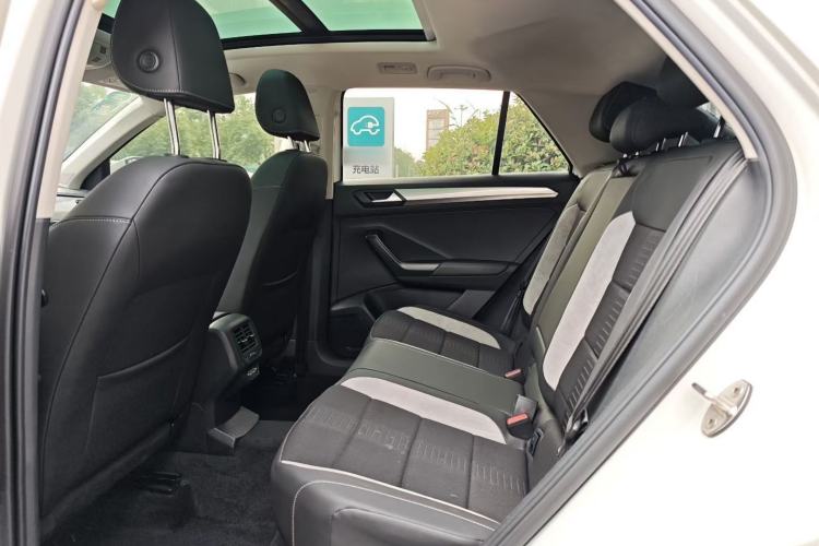 Used Volkswagen T-ROC 2020 230TSI DSG Two-Wheel Drive Advanced Version
