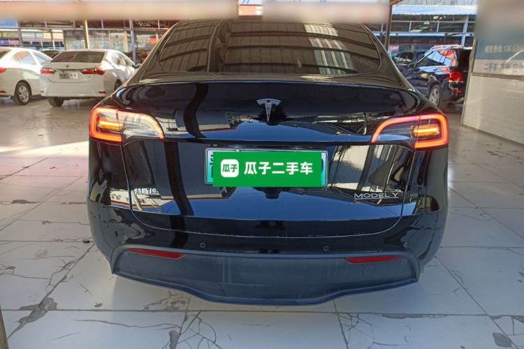 Used Tesla Model Y 2023 Long-Range All-Wheel-Drive Version
