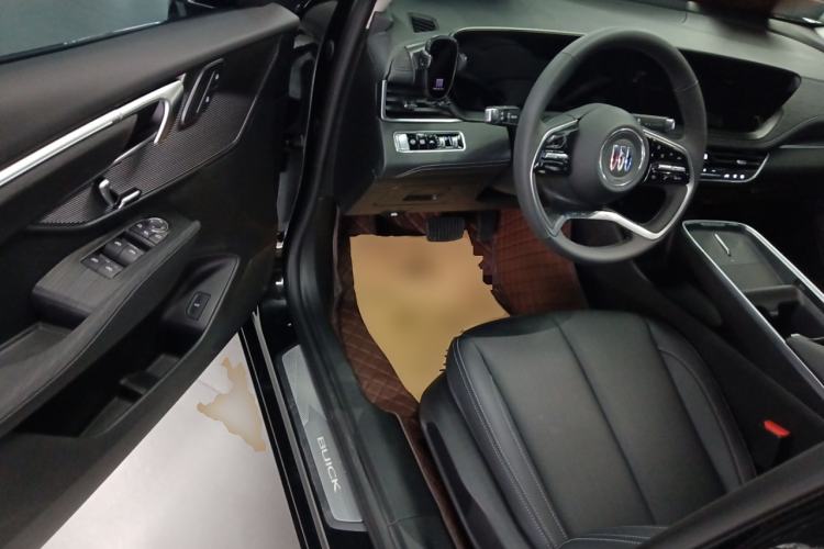 Used Buick LaCrosse 2025 28T Platinum Edition
