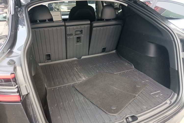 Used Tesla Model Y 2024 Rear-Wheel-Drive Version
