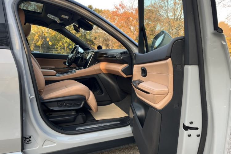 Used Nio ES8 2020 415 km Range 6-Seater Version
