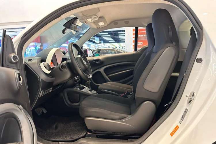 Used  fortwo 2018 1.0L 52kW Hardtop Dynamic Version China V
