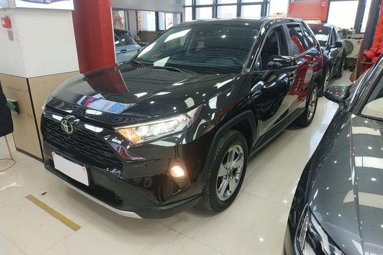 Used Toyota RAV4 2022 2.0L CVT Two-Wheel Drive Fashion Plus Edition
