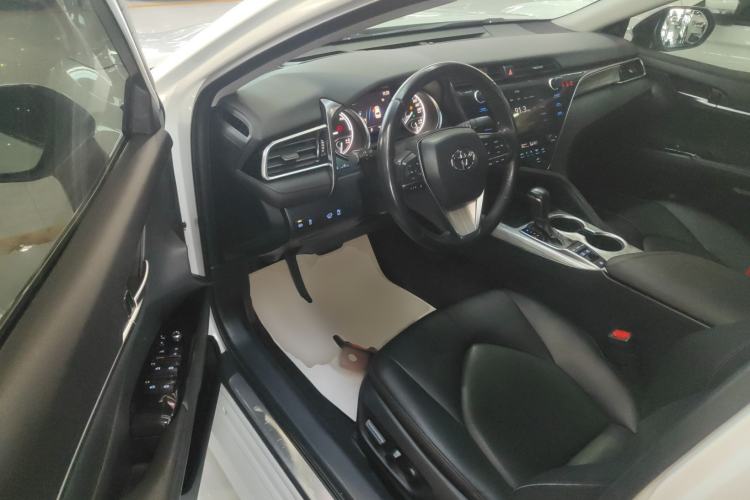 Used Toyota Camry 2019 Revised Version Dual-Engine 2.5 HG Luxury Edition
