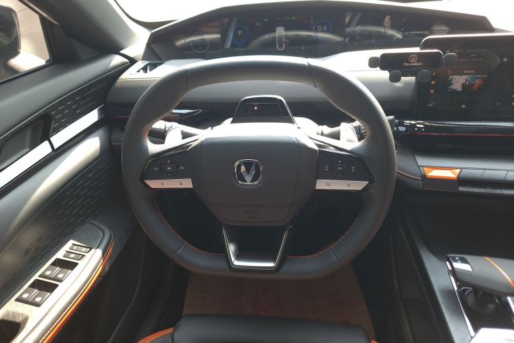 Used Changan UNI-V 2023 1.5T Prestige Model
