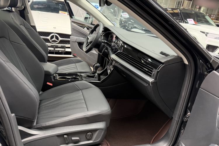 Used Volkswagen Passat 2025 Outstanding Model 330TSI Starry Elite Edition