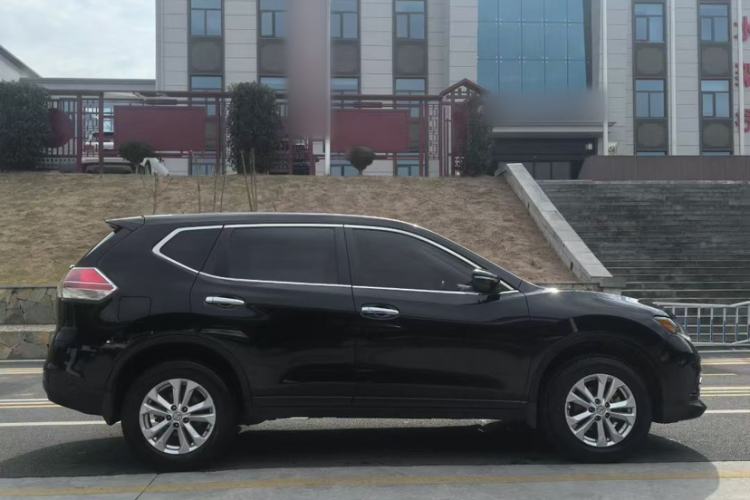 Used Nissan X-Trail 2016 2.0L CVT Smart Enjoyment Version 4WD