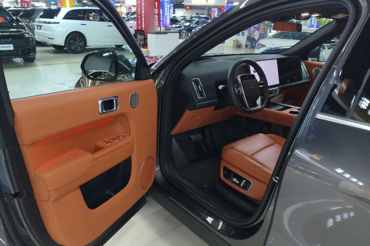 Used Li Auto L8 2024 Ultra Model
