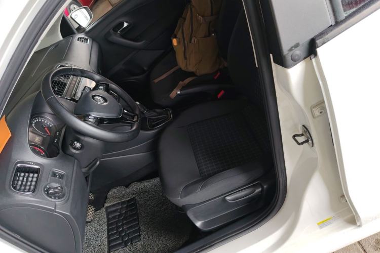 Used Volkswagen Polo 2016 1.6L Automatic Comfort Model